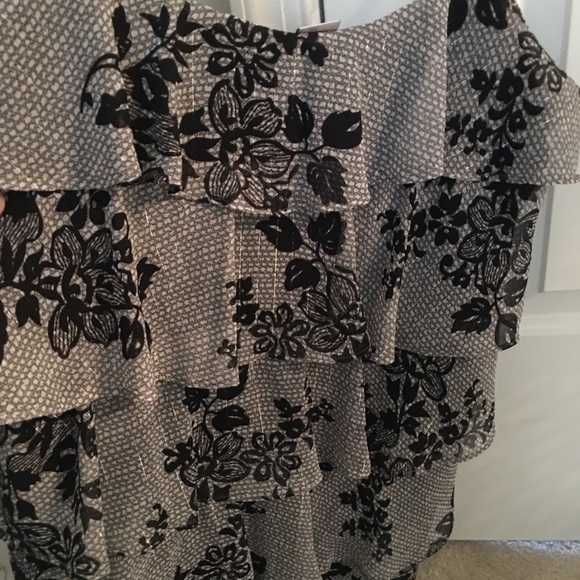 Candie’s Layered Tier Tunic - Picture 4 of 5